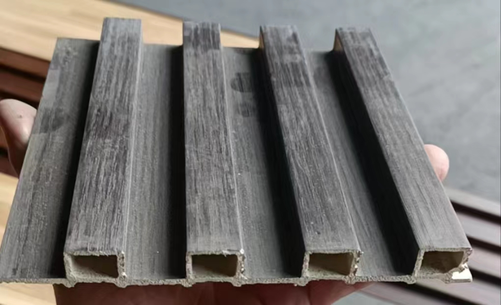 PVC Coated Poplar Wood Lines